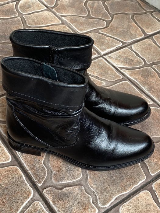 Cizme joase de piele pentru femei nr 39. Noi! Elegante și finuțe.