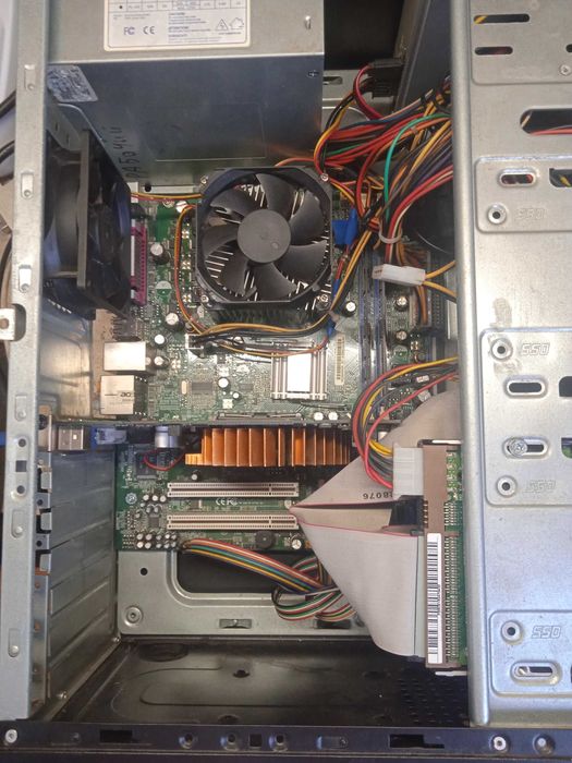 Компьютер с ретро играми