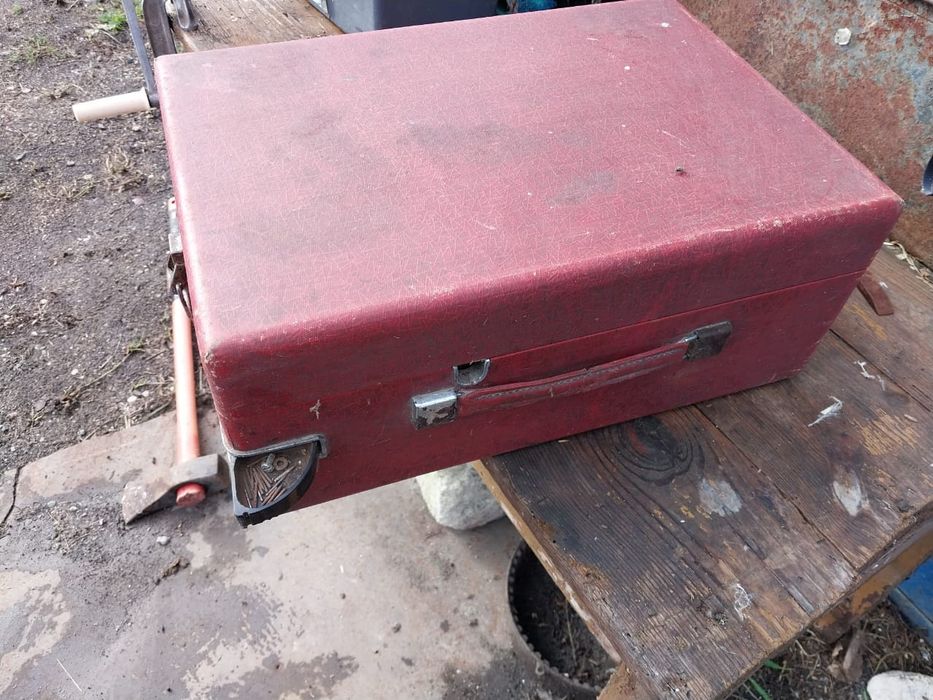 Продам патифон 1949 выпуска. Рабочий.