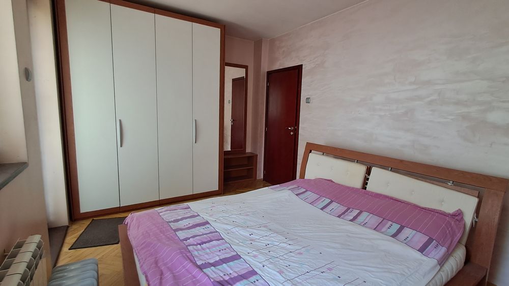 Продава се Двустаен апартамент в Плевен, Идеален център - 140 кв.м за 1165 €/кв.м - Снимка #2