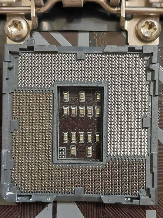 Intel i5 8400 + Gigabyte B365M DS3H + 16GB 2400Mhz CL17 Kingston KVR