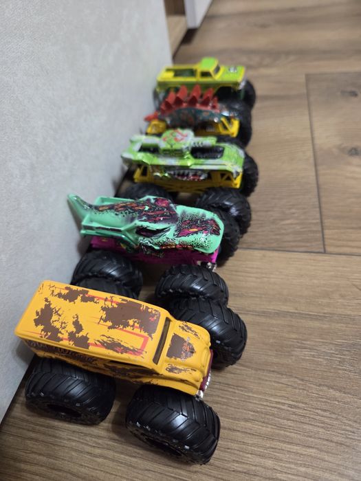 Джипове hot wheels