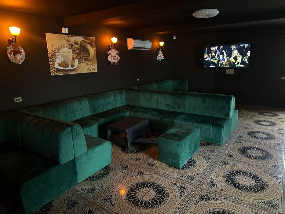 Canapele bar, club