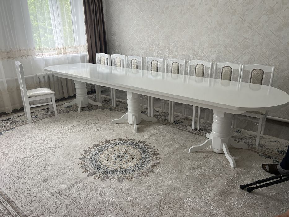 Стол и стулья комплект