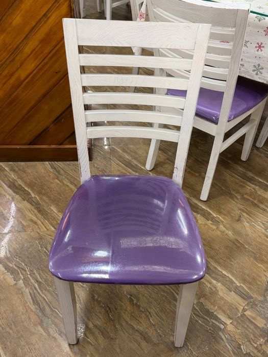 Срочно стол стул сотилади идеал