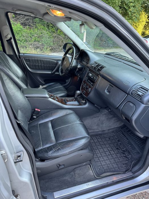 Mercedes   ML270