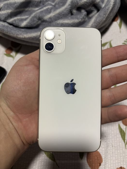Продам айфон 11 белый на 64гб