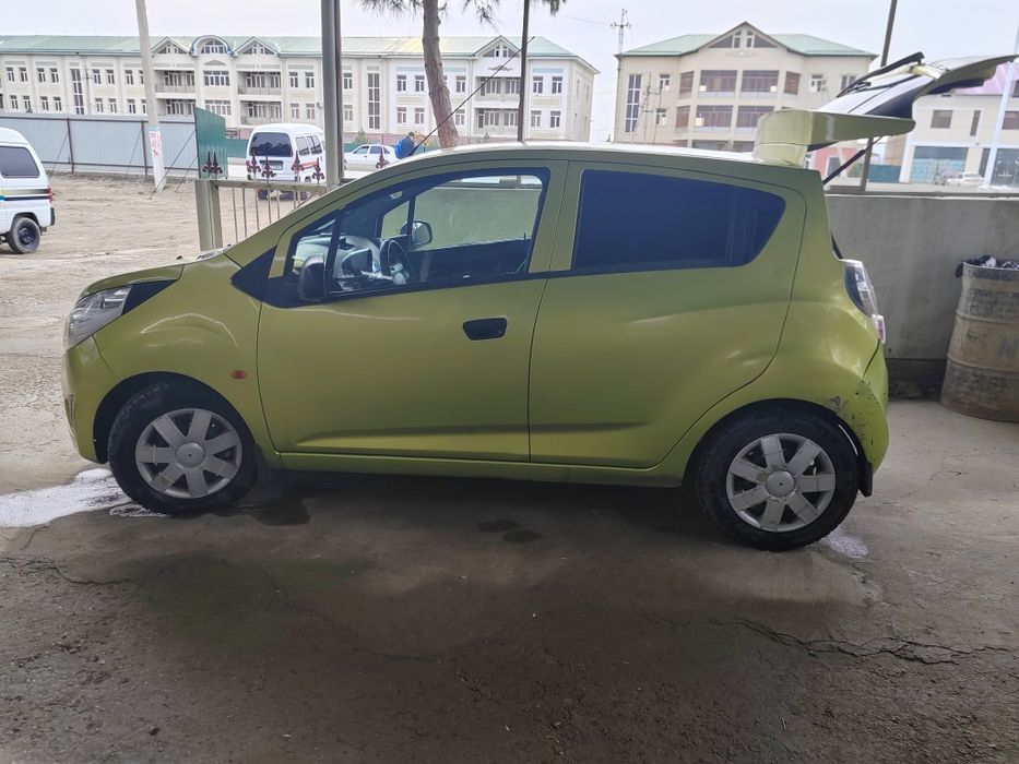 Spark 2010 mexanika narxi 4000$