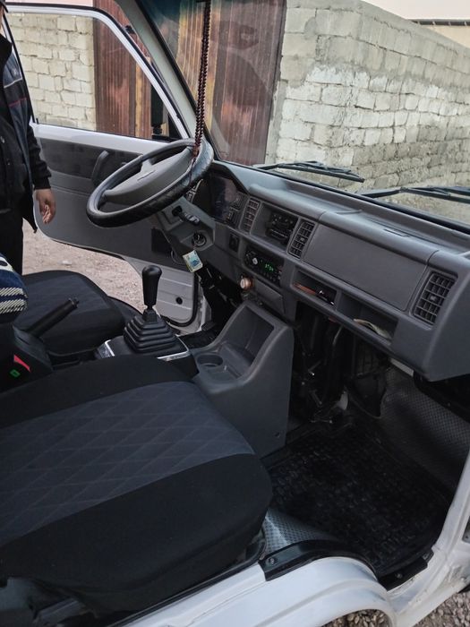 Damas yangi  tez sotamiz kami bor pul kerak