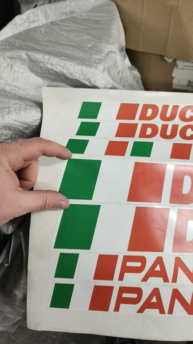 Продам комплект наклеек Ducatti panigale
