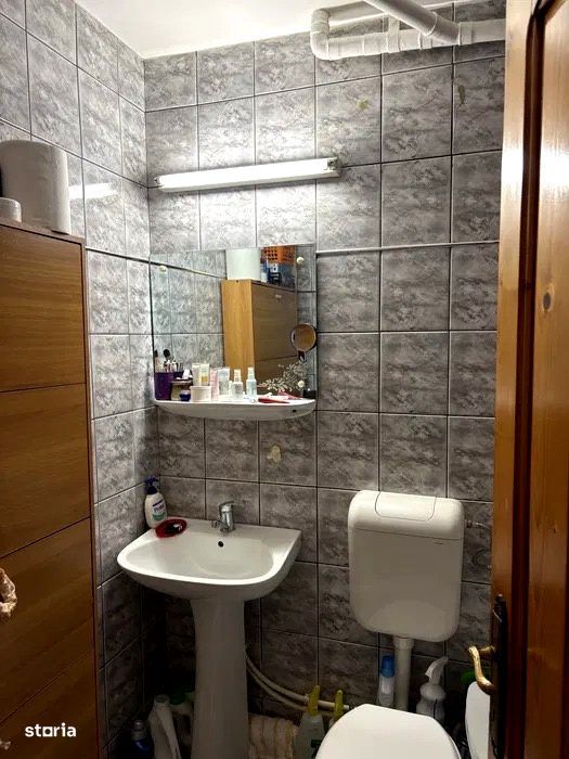 Apartament spatios cu 4 camere, 82 mp utili, etaj 8/9, Aleea Padin