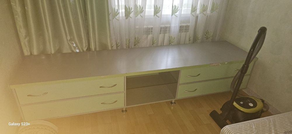 Мебель для дома или гостиной