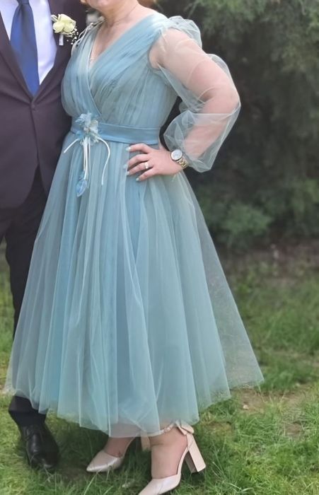 Rochii mama -fiica,marimea 40(dama) si (fetita) 104-110 !