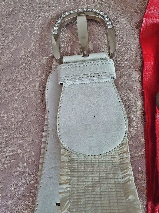 Колани лот за общо 10 лв