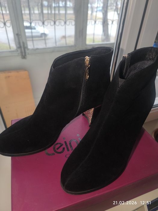 Ботинки на 39 размер