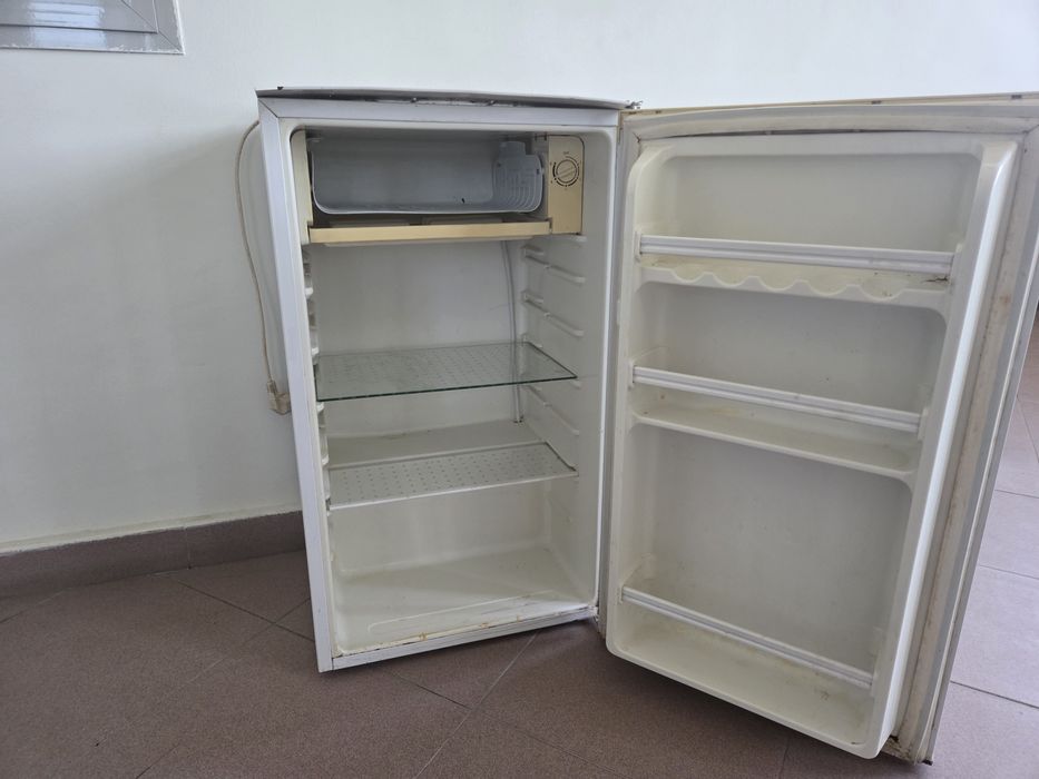 Хладил с фризер Exqusit refrigerator KS2150