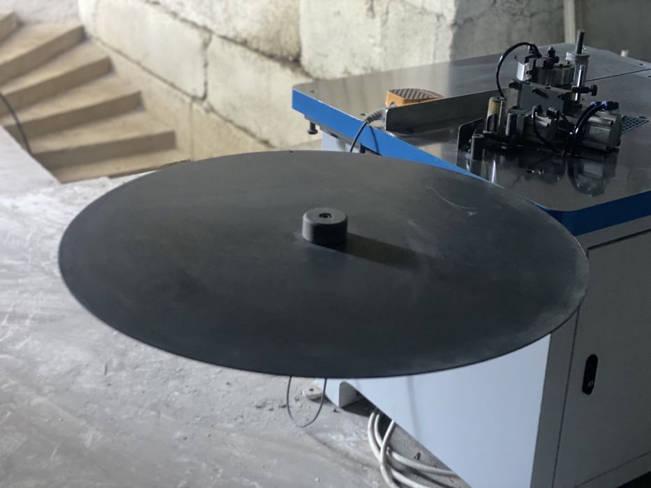 Кромкооблецовошный Станок