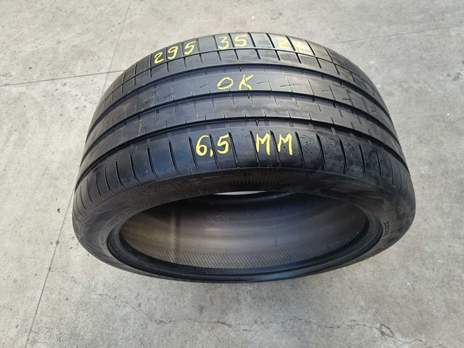 O anvelopa de vara 295 35 21 vredestein ultrac vorti 6,5 mm