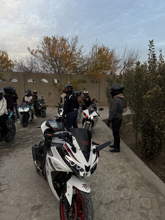 Спотрбайк yamaha r 3