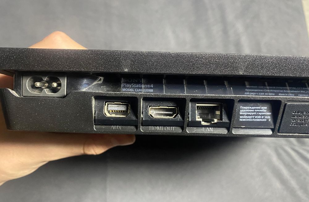 Продам пс4 слим на 1тб