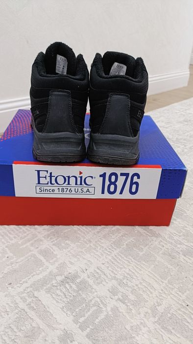 Кроссовки Etonik. Зимние.