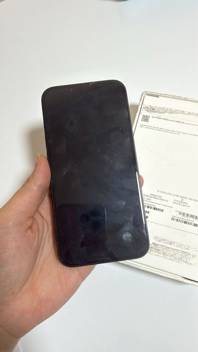 Продам айфон 16е