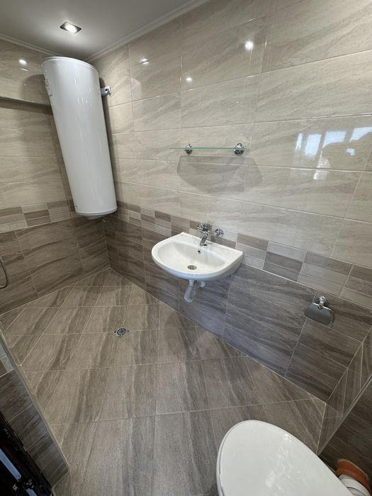 Продава се Едностаен апартамент в Бургас, Долно Езерово - 40 кв.м за 975 €/кв.м - Снимка #2