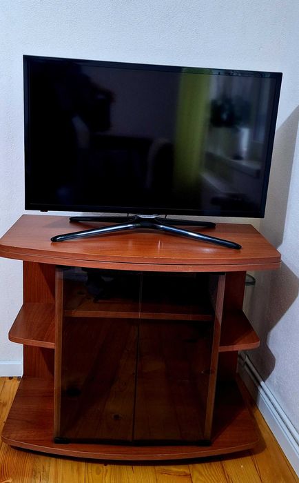 Vand coltar  masa si scaune de bucatarie comoda tv