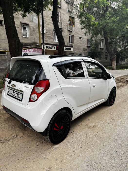 2015. Spark sotiladi 2 paz