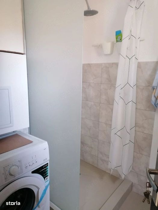 vand aparatment 3 camere, bucatarie si doua bai. 51 mp langa piata Doi