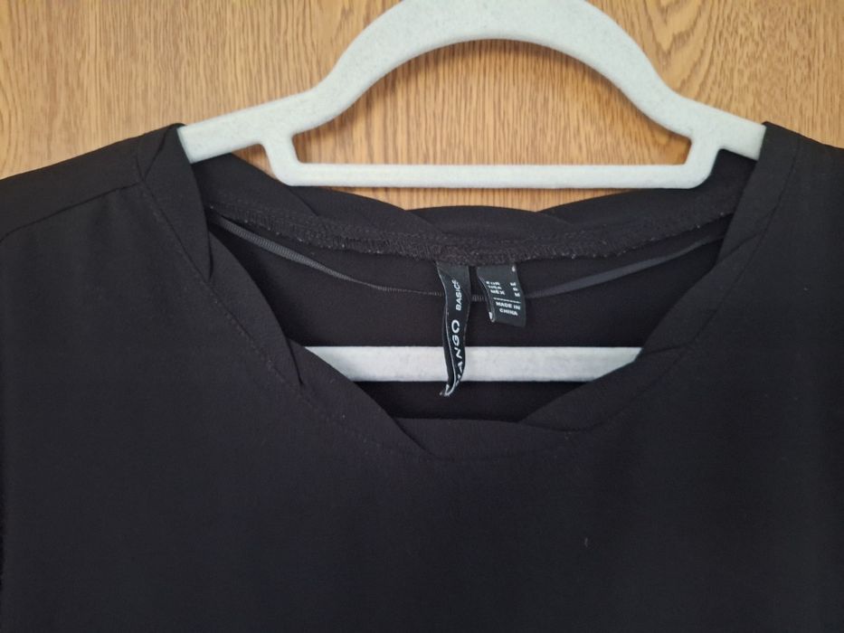 Tricou/Bluza neagră elegantă, marimea M