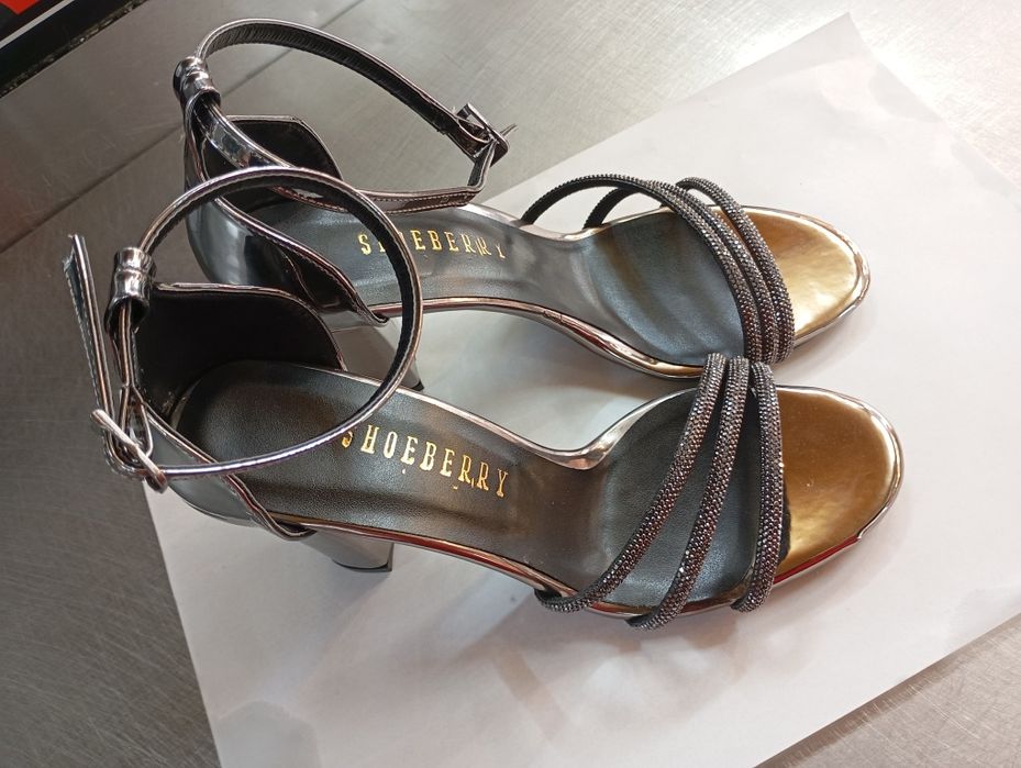 Sandale, pantofi eleganți