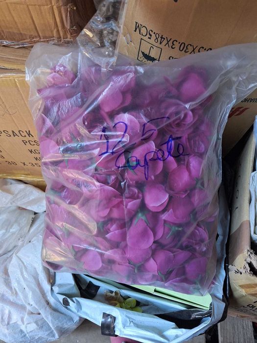 Flori artificiale, capete si frunze de vanzare
