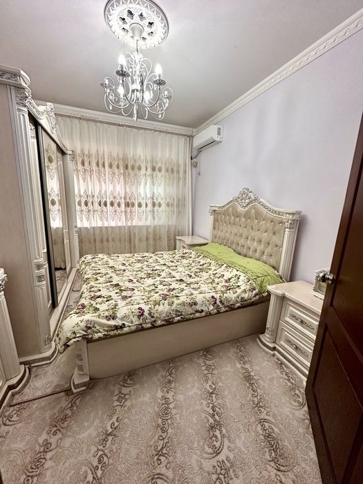 Yunusobod 15 kvartildan 5 xonali kvartira sotiladi srochna sotiladi