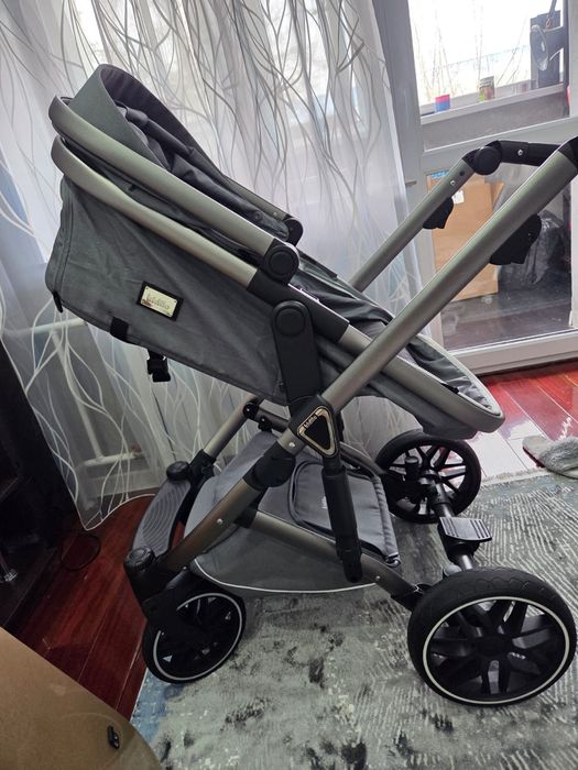 Продам коляску 2 в 1