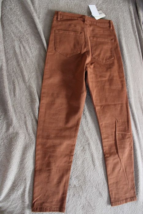 Нови дамски панталони LC Waikiki – стилни и модерни