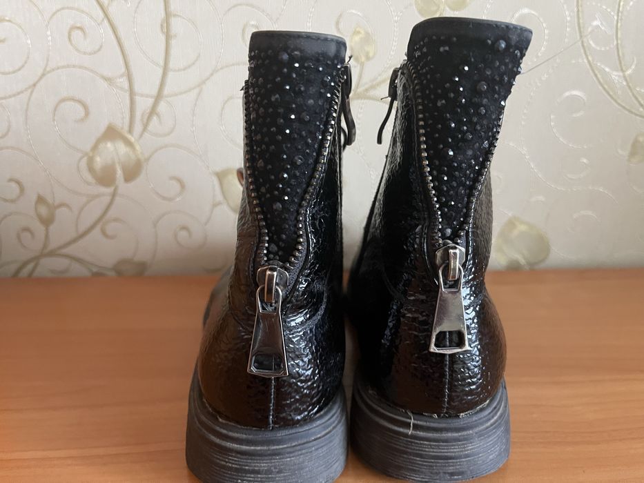 Продам ботиночки для девочки