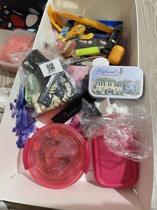 Дентални принадлежности подходящи за студент