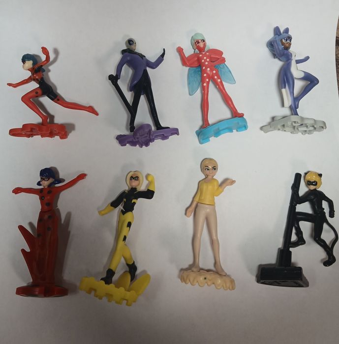 Киндер игрушки , леди баг