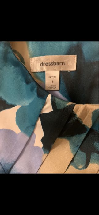 Женское пальто . Женские платья.