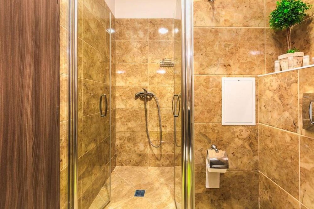 Дава се под наем Двустаен апартамент в Бургас, Зорница - 67 кв.м за 765 € - Снимка #3