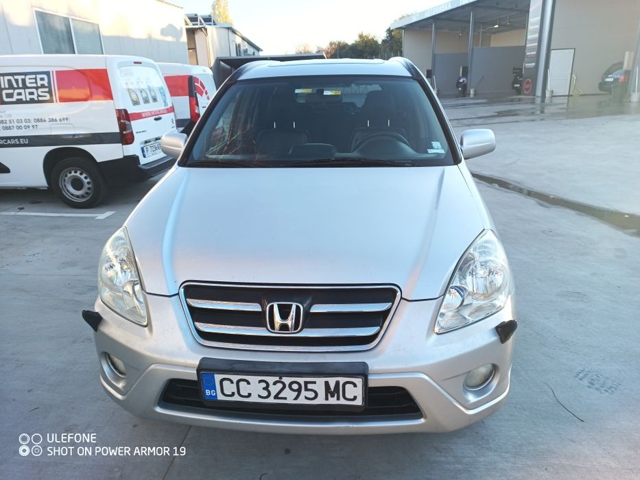 Продавам Honda CR-V