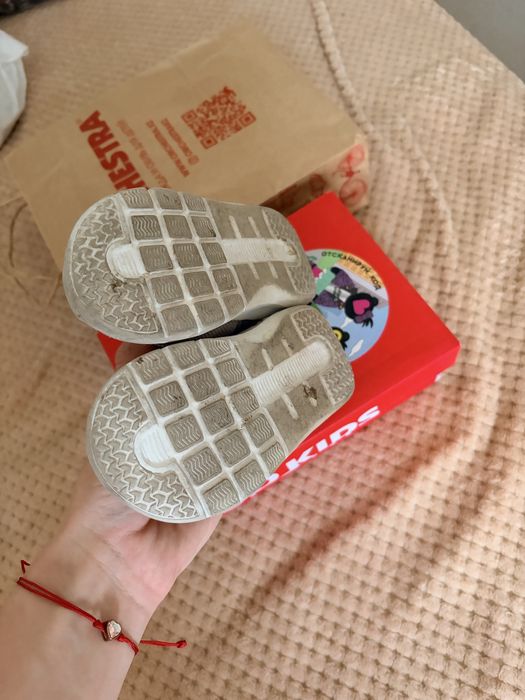 Продам детские кроссовки Indigo Kids
