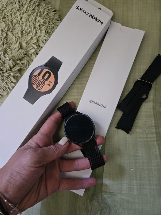 Смарт Часовник Samsung Galaxy Watch 4 - 44mm