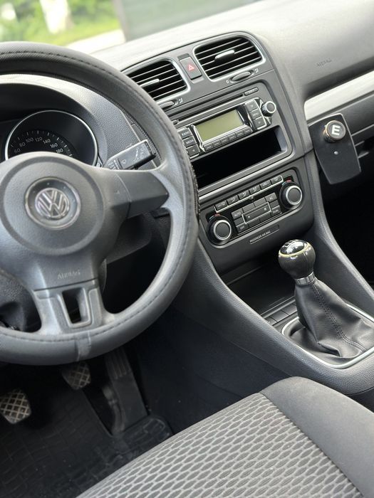 VOLKSWAGEN Golf 2011 — imagine 5