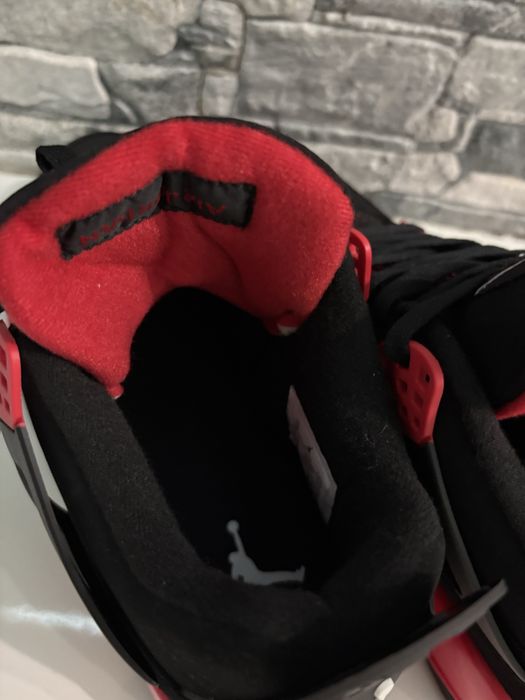 Jordan 4 red thunder