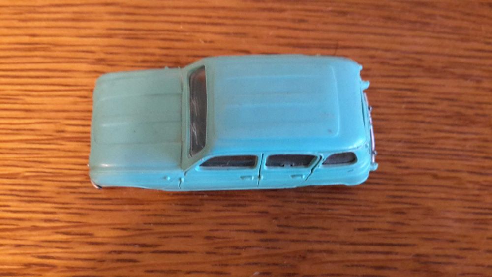 Пластмасова количка