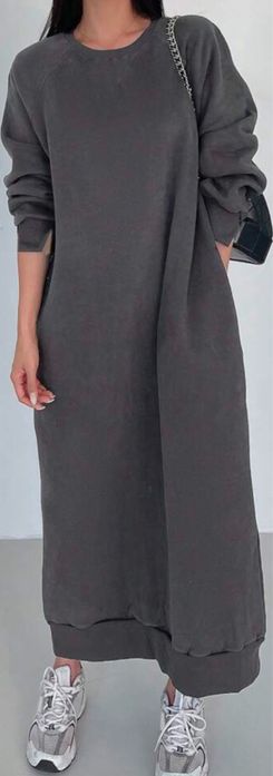 Дълга спортна сива рокля