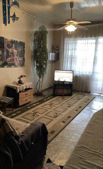 Срочно продаётся 2 комнатная квартира
