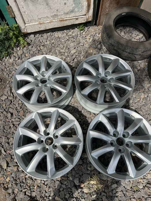 Продается диск на Lexus р 18